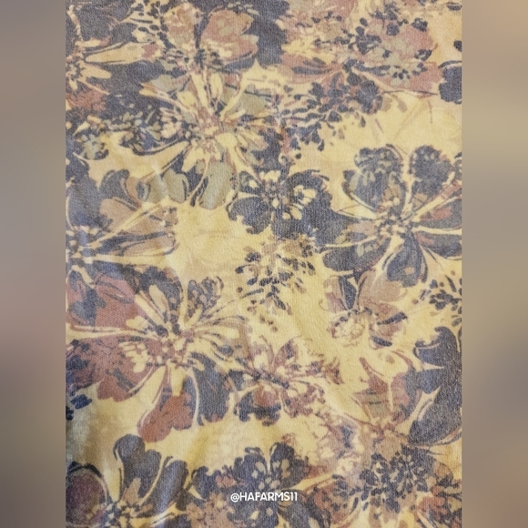 Studio Works Purple n White print top - Picture 3 of 6